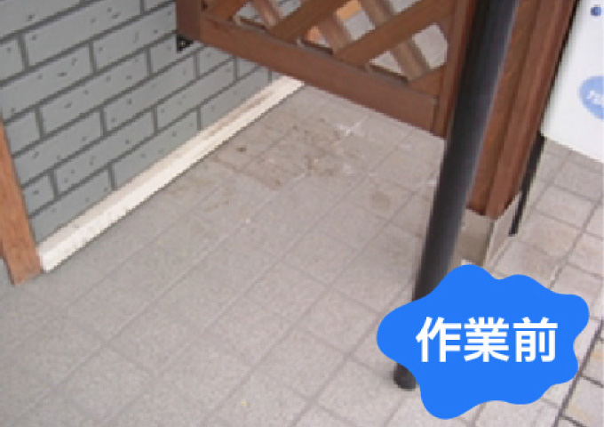 共用部床面高圧洗浄作業（玄関）